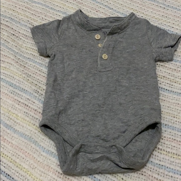 Gap Onseie - Picture 1 of 2